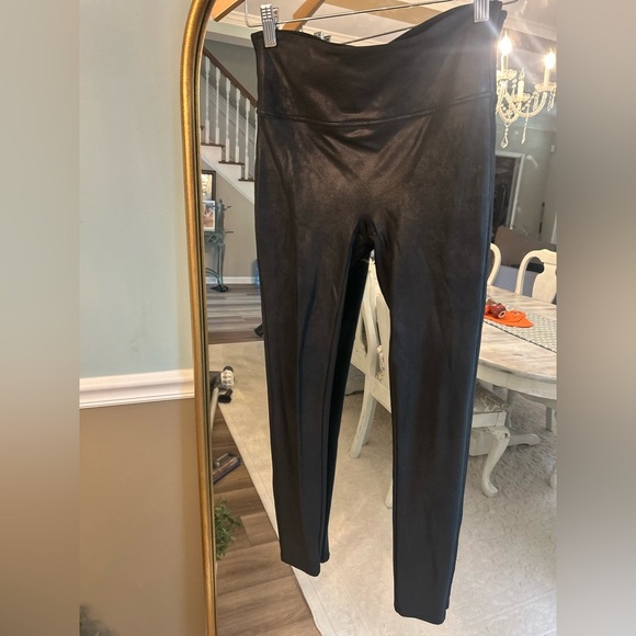 SPANX Faux Leather Leggings – Size M - Picture 5 of 8